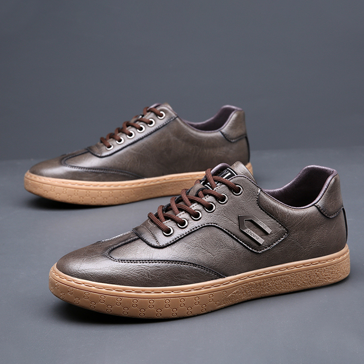 Brooklyn Sleek Leather Sneaker